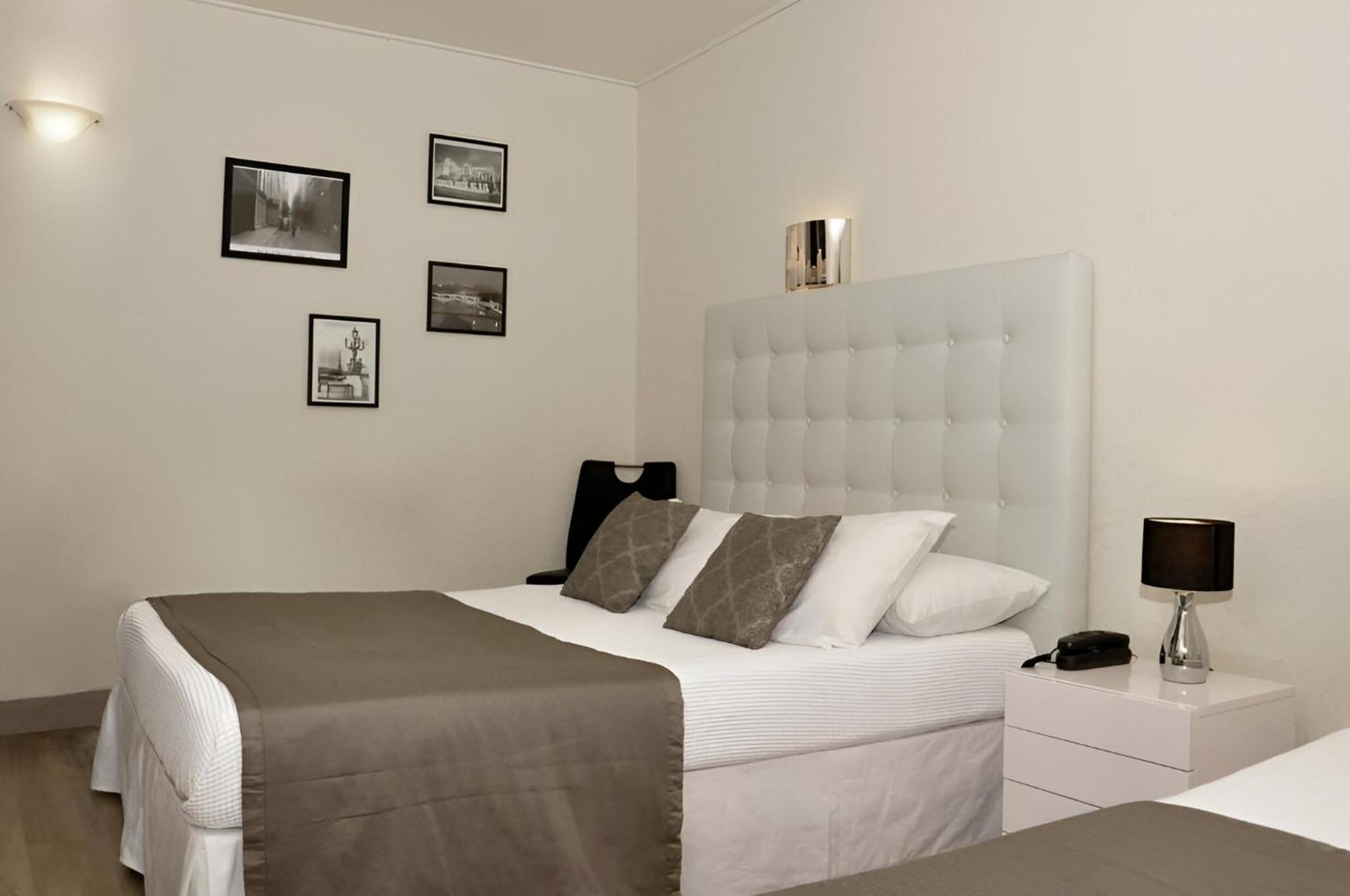 Hotel Du Mont Blanc Париж Экстерьер фото