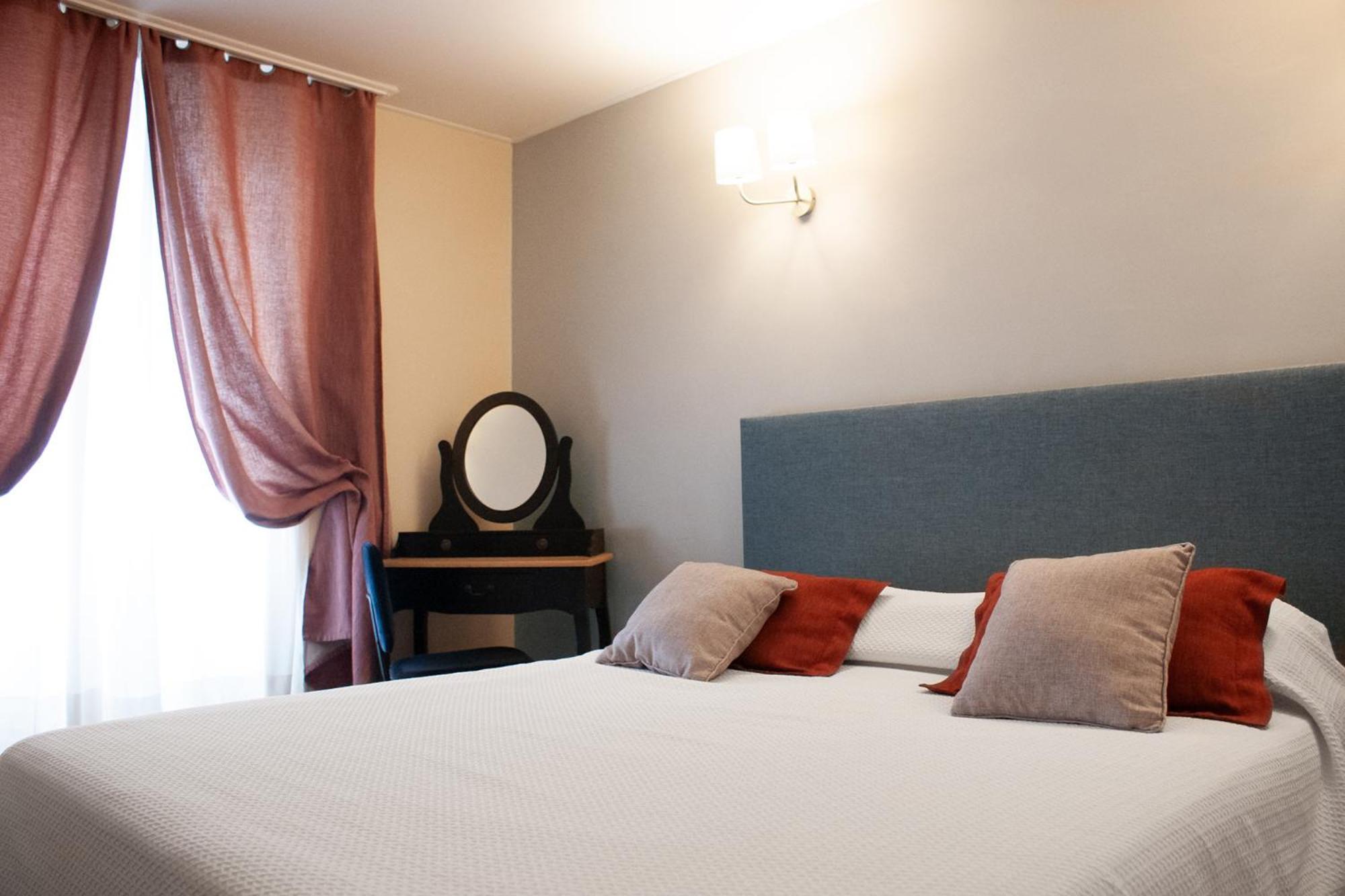 Hotel Du Mont Blanc Париж Экстерьер фото